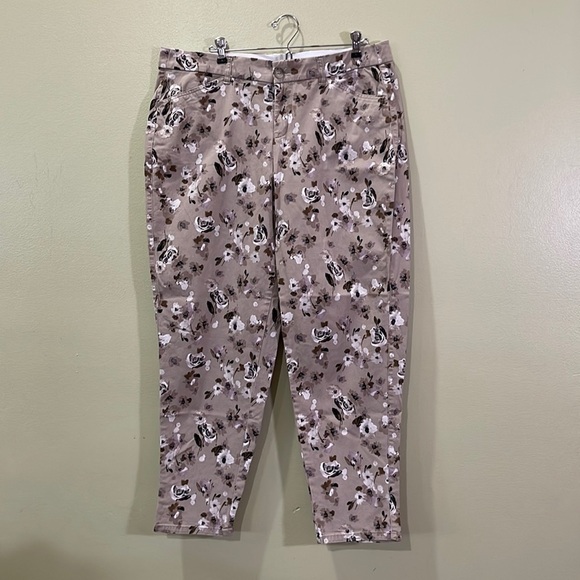 Lane Bryant Pants - Lane Bryant, Tan Floral Pants, Plus Size, Casual, Business Casual, Size 16